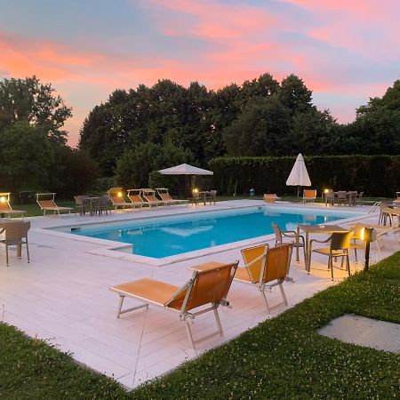 Hotel Le Ville Modena Luaran gambar