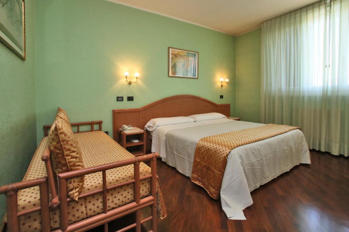 Hotel Le Ville Modena Luaran gambar