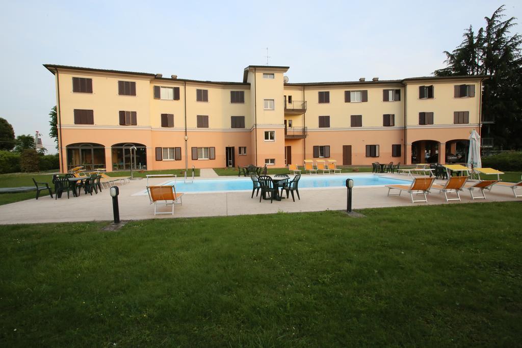Hotel Le Ville Modena Luaran gambar
