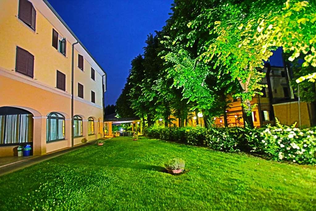 Hotel Le Ville Modena Kemudahan gambar