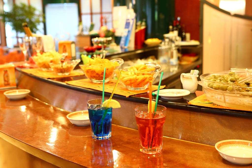 Hotel Le Ville Modena Restoran gambar