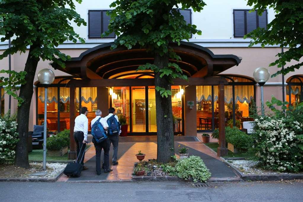 Hotel Le Ville Modena Luaran gambar